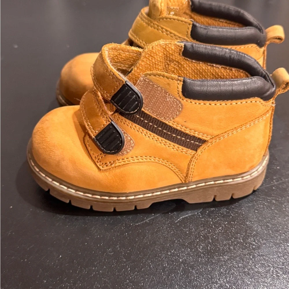 Kids Tan Boots size 8